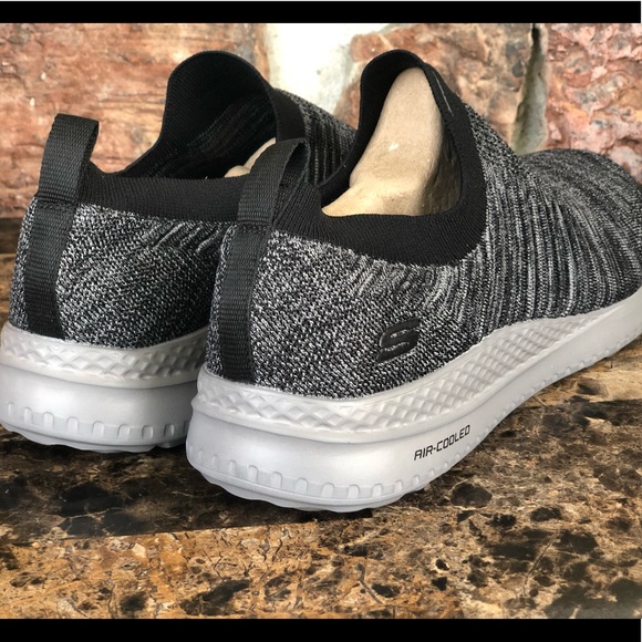 Skechers Men'sl Slip-On Athletic walking sneakers - Picture 12 of 13